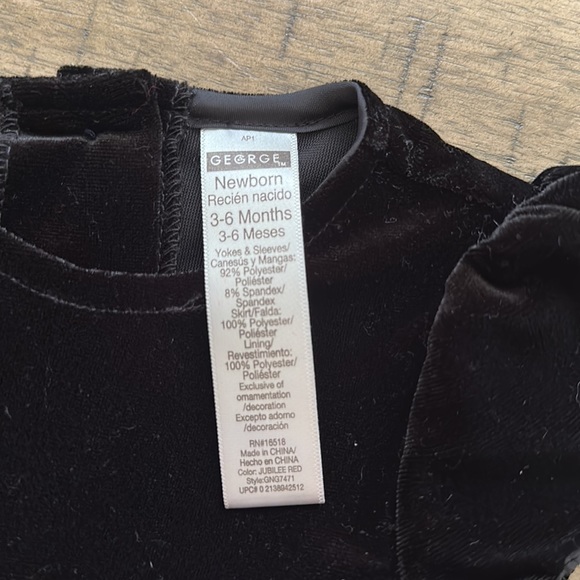 Fancy Christmas Dress - Picture 7 of 7